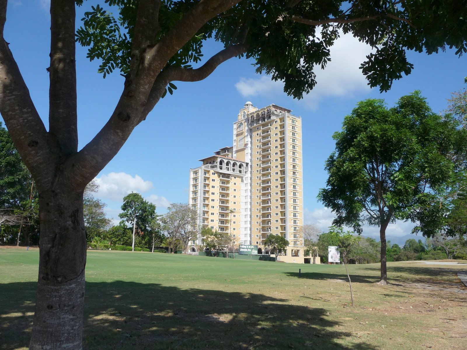 Withdrawn until market conditions improve - Condominium for Sale in El Alcazar Residences, Playa Coronado, Panama - Furnishings Included - Muebles Incluidos photo 6