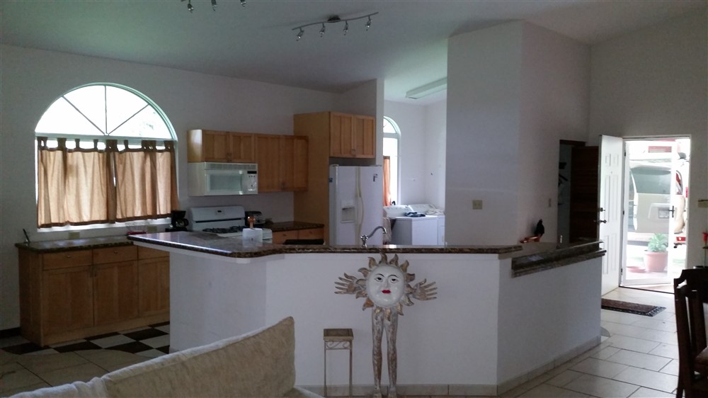 High Quality Custom Home in Boquete with New Upgrades – Vivienda Personalizada de Alta Calidad en un Gran Lote en Jaramillo photo 10