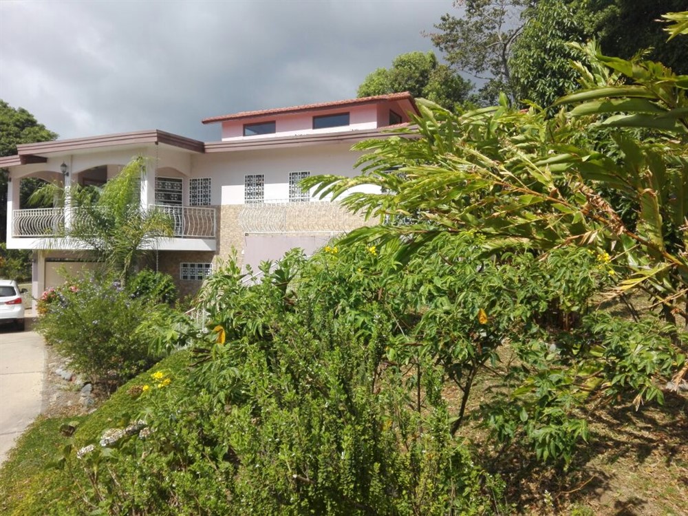withdrawn - Large New House Plus Alpine Chalet (2 houses) For Sale in Volcancito, Boquete, Panama - Furnished