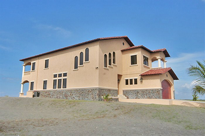 Large and Luxurious Beach House in Panama photo 5