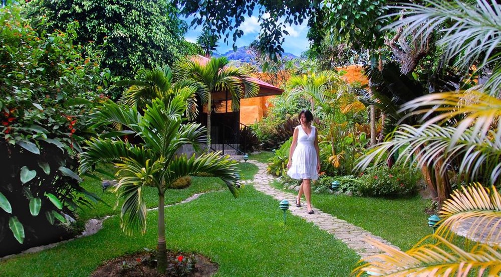 Top Rated Boutique Hotel in Panama is Now For Sale – Established Income Stream – Was 12 Units – Unit 13 Just Added – Most Five Star Reviews of Any Panama Hotel – Mejor Hotel Boutique en Boquete a la Venta photo 2