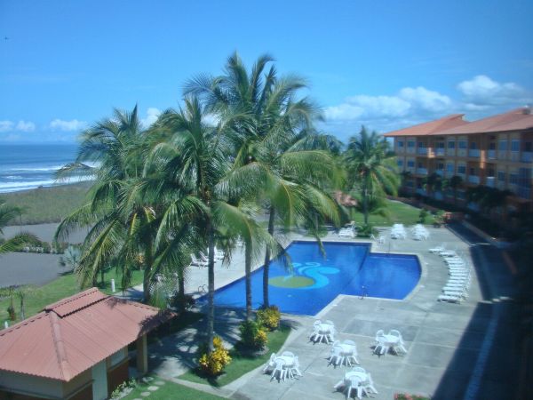 High-end 3 Bedroom View Panama Condominium Right On The Beach photo 4