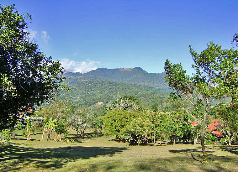 Sold by Casa Solution – 4.8 Acres For Sale. in Volcancito, Boquete, Panama with Fixer Upper House. Plus… – 4.8 acres para la venta en Volcancito, Boquete, Panamá