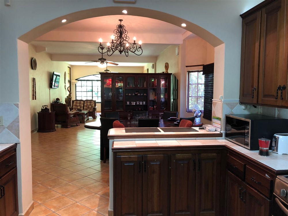 Large Riverfront Condominium for Sale in Valle Escondido, Boquete, Panama – Furnishings and Club Membership Included – Condominio Grande en Venta en Valle Escondido, Boquete, Panamá photo 12
