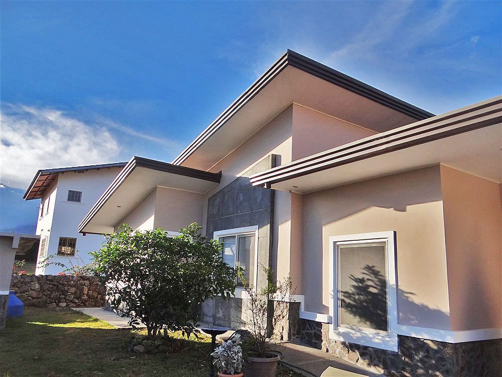 Beautiful Alto Boquete House for Sale with Swimming Pool & Mountain View - For Sale photo 7
