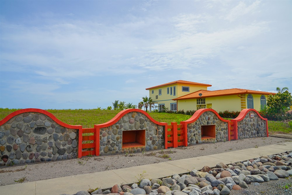 Sold by Casa Solution - Low Price Beachfront Lot for Sale in Las Olas Resort Community, Panama photo 8