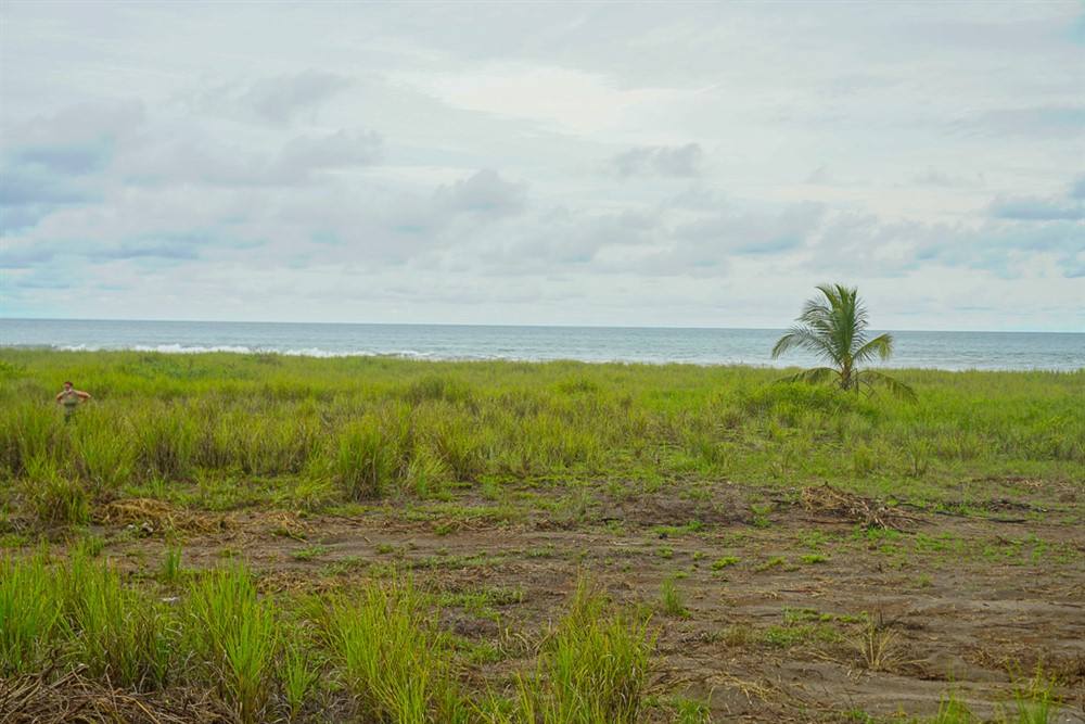 Large Beachfront Lot for Sale in Exclusive Villas Section of Las Olas Residential Resort Community photo 4
