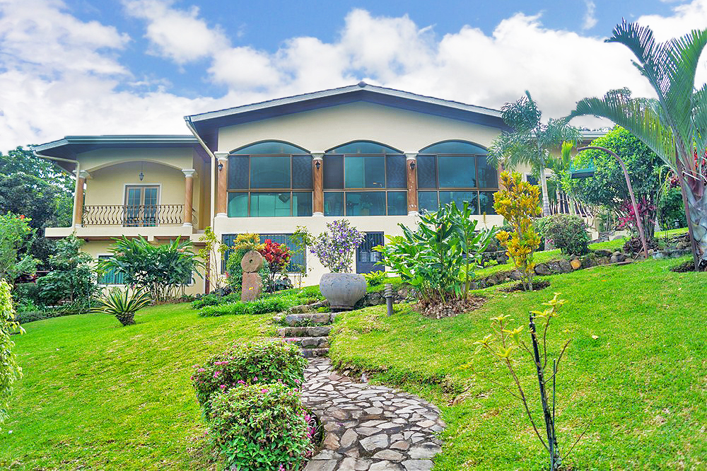 withdrawn - Luxury 6 BD View Home For Sale in Boquete - B & B & Rental Potential - Impresionante Residencia de 6 Recámaras con Vista en Volcancito photo 6