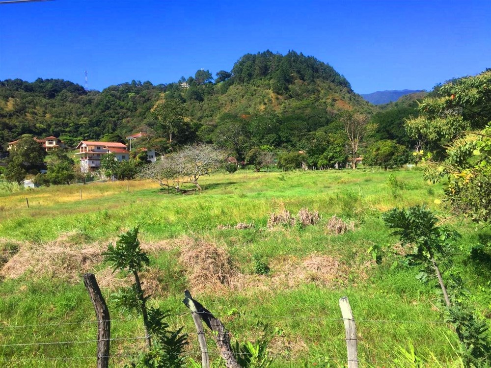 Right in Downtown Boquete on Avenida Central – Great Commercial Opportunity – 6,871 Sq. Meters photo 4