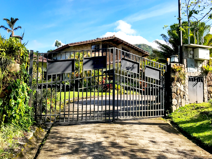 Great Deal!  Beautiful Palo Alto House with Tropical Botanical Garden  & Outstanding Features on 1.24 Acres Less Than 5 Minutes from Downtown Boquete. – Hermosa Casa con Jardín Botánico Tropical en Palo Alto, Boquete photo 6