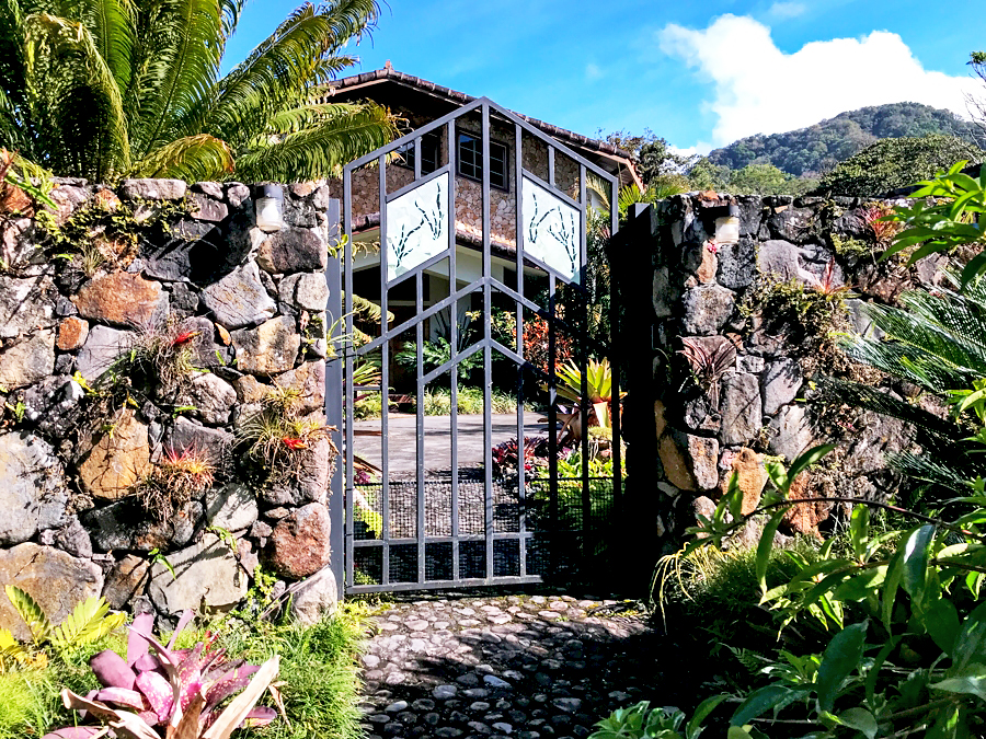 Great Deal!  Beautiful Palo Alto House with Tropical Botanical Garden  & Outstanding Features on 1.24 Acres Less Than 5 Minutes from Downtown Boquete. – Hermosa Casa con Jardín Botánico Tropical en Palo Alto, Boquete photo 7