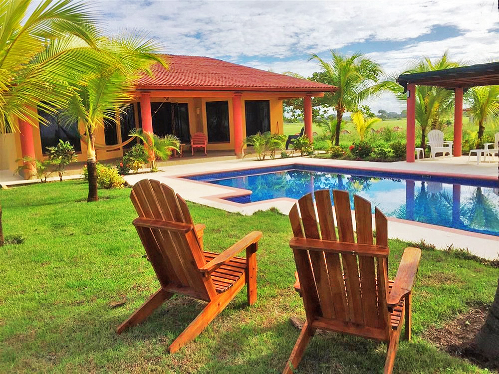 Sold by Casa Solution – Truly Living on the Beach. – Beachfront House with New Pool for Sale in Las Olas Resort Community, Panama – Furnished – Verdaderamente vivir en la playa – Casa frente al mar con una piscina