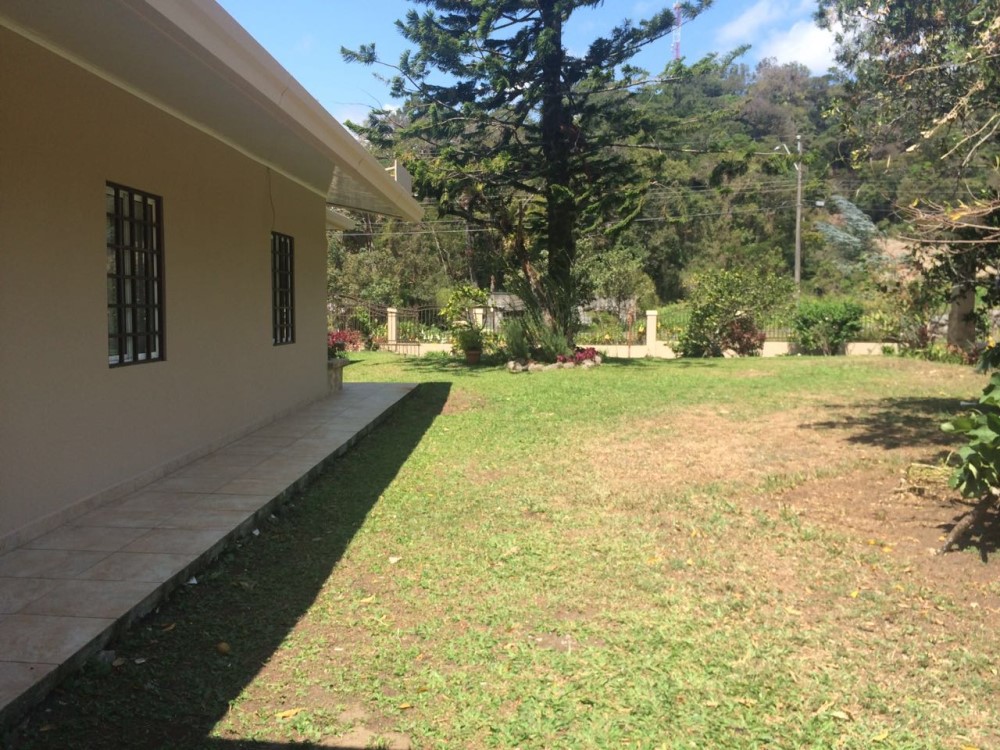 Sold by Casa Solution – Great House on 1.3 acres in Exclusive Palo Alto, Boquete – plus Guest House photo 10
