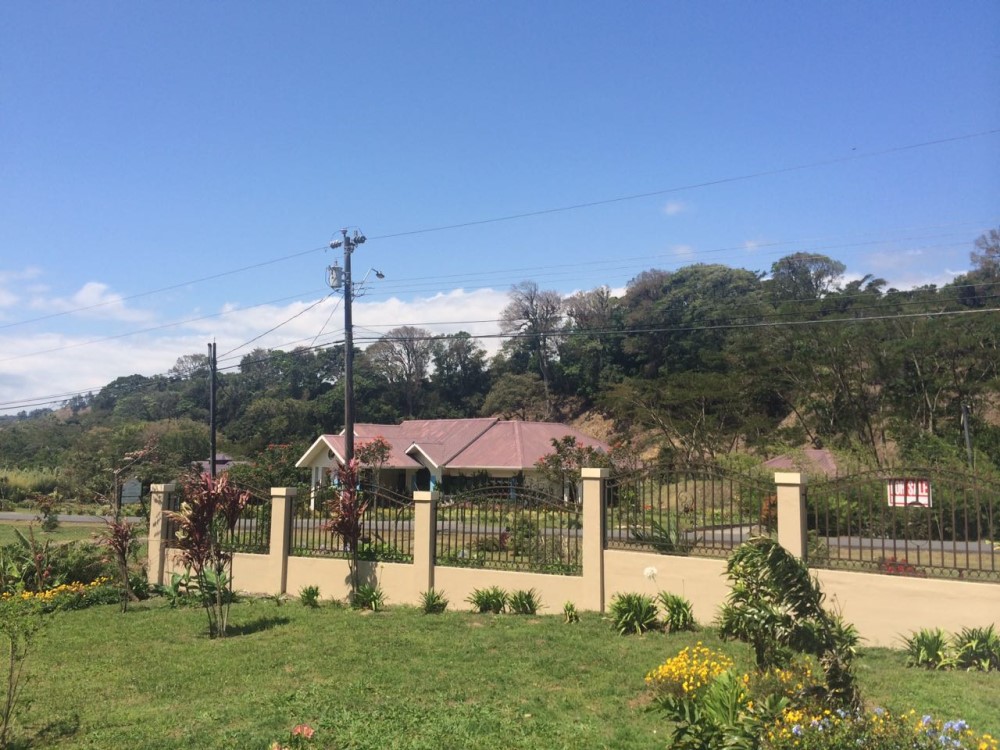Sold by Casa Solution – Great House on 1.3 acres in Exclusive Palo Alto, Boquete – plus Guest House photo 3