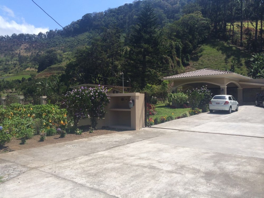 Sold by Casa Solution – Great House on 1.3 acres in Exclusive Palo Alto, Boquete – plus Guest House photo 8