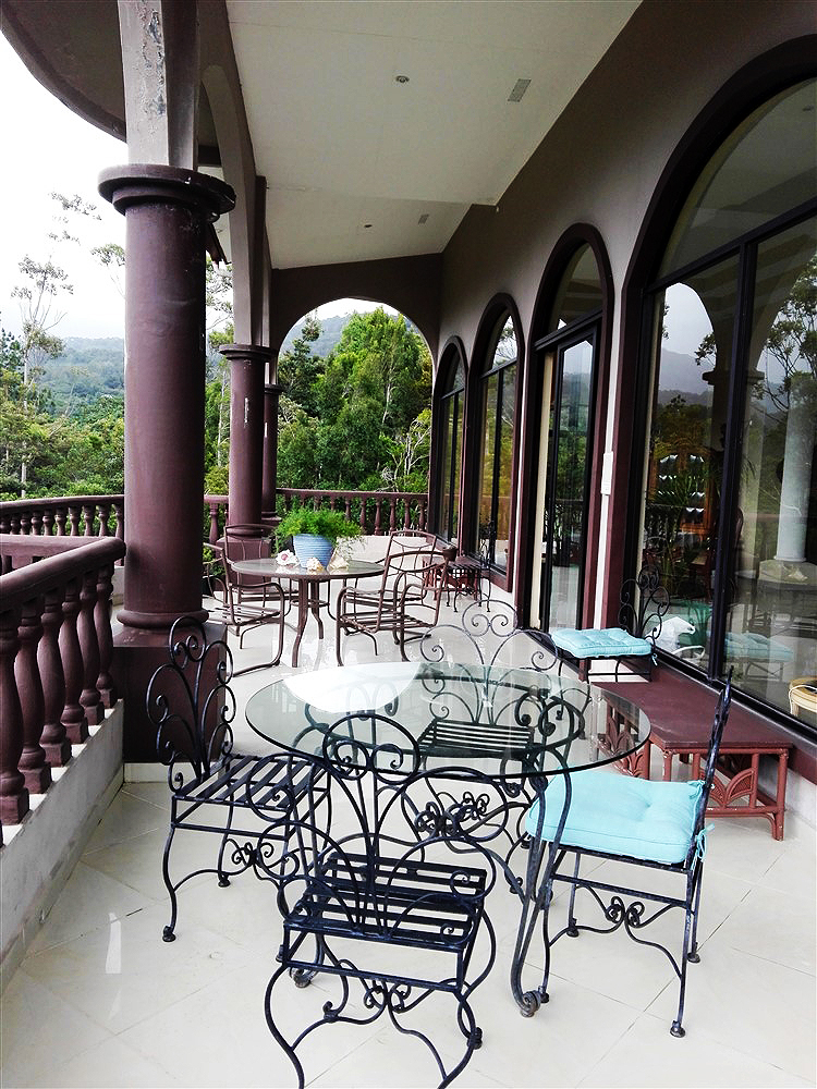 Withdrawn Mansion Nestled in the Sloping Hills of Boquete photo 12