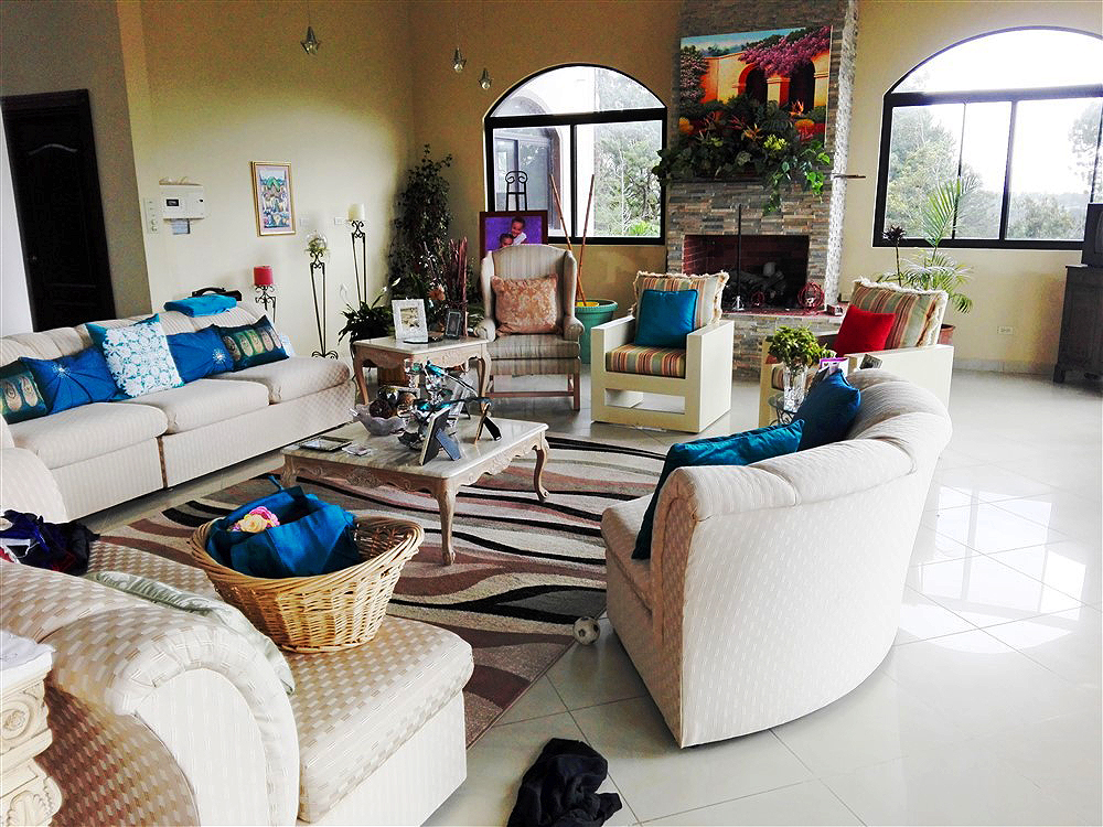 Withdrawn Mansion Nestled in the Sloping Hills of Boquete photo 11