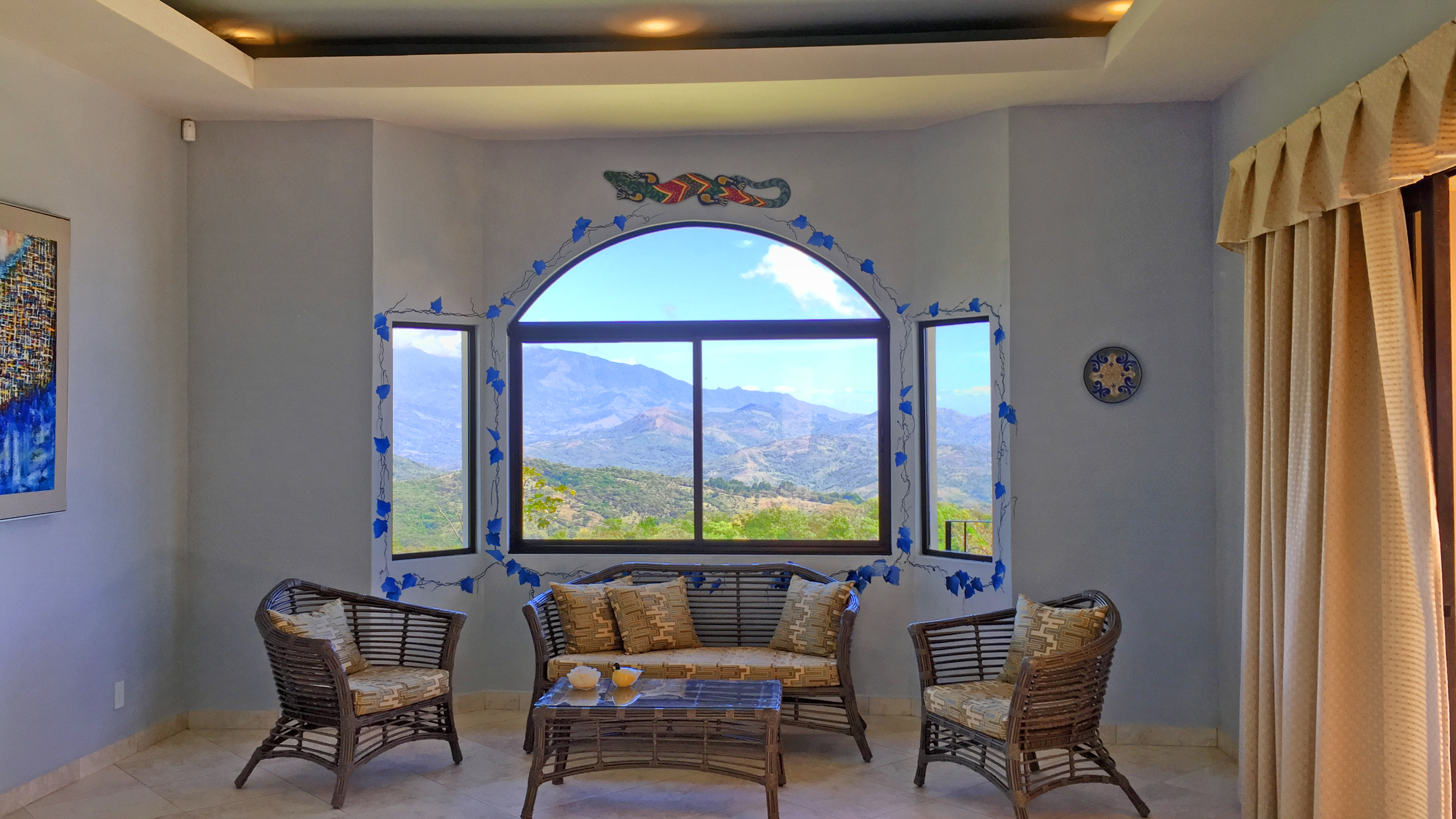 New Price! Grand View Estate House with Pool, for Sale Next to 18 Hole Championship Golf Course – ¡Nuevo Precio! Grandiosa Casa con Piscina, en Venta Junto al Campo de Golf de Campeonato de 18 Hoyos – Boquete photo 11