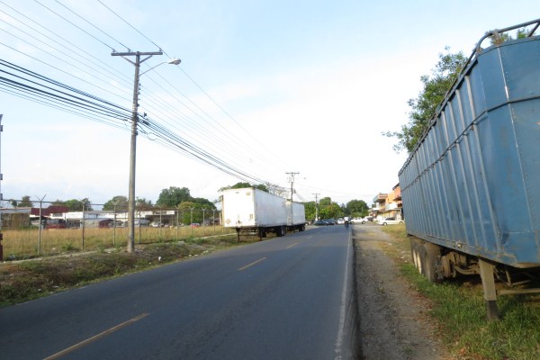 withdrawn Near Busy F Sur in David Panama one block from Pan American Highway photo 5