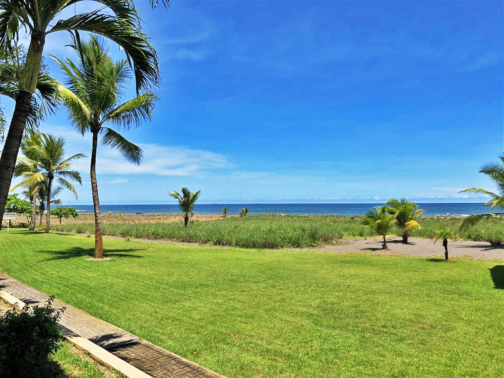 Penthouse Level Beach Condo For Sale – High Quality Three Bedroom in Las Olas, La Barqueta, Chiriqui, Panama – Furnishings Included – Condominio en Venta – Tres Recámaras de Alta Calidad en Las Olas, La Barqueta, Chiriquí, Panamá – Mobiliario Incluido photo 12