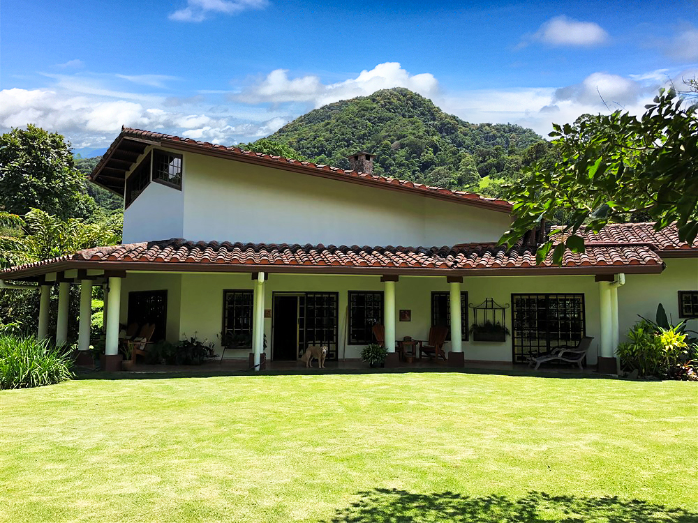 Great Deal!  Beautiful Palo Alto House with Tropical Botanical Garden  & Outstanding Features on 1.24 Acres Less Than 5 Minutes from Downtown Boquete. – Hermosa Casa con Jardín Botánico Tropical en Palo Alto, Boquete photo 8
