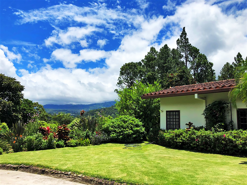 Great Deal!  Beautiful Palo Alto House with Tropical Botanical Garden  & Outstanding Features on 1.24 Acres Less Than 5 Minutes from Downtown Boquete. – Hermosa Casa con Jardín Botánico Tropical en Palo Alto, Boquete photo 5