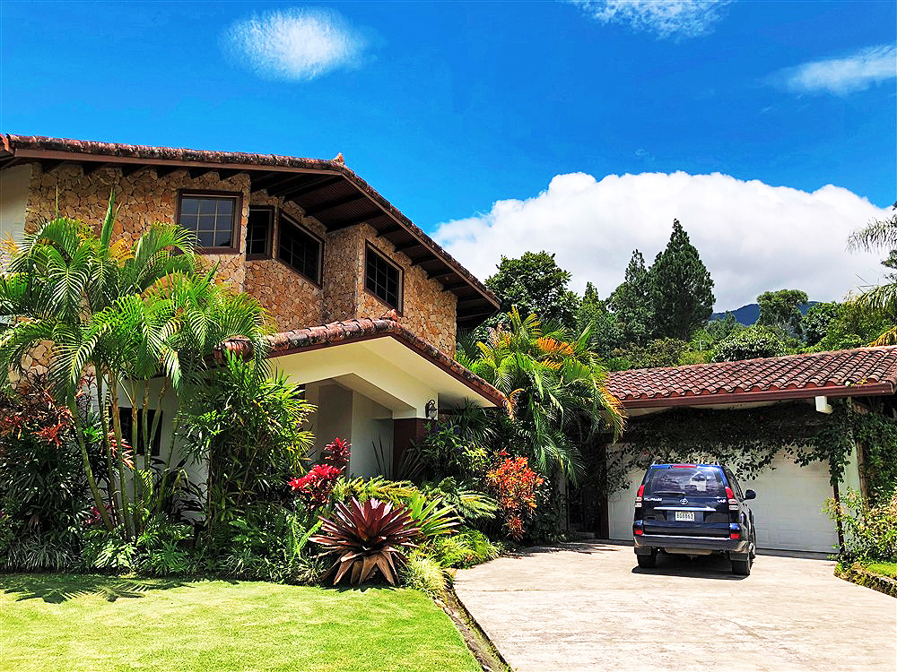 Great Deal!  Beautiful Palo Alto House with Tropical Botanical Garden  & Outstanding Features on 1.24 Acres Less Than 5 Minutes from Downtown Boquete. – Hermosa Casa con Jardín Botánico Tropical en Palo Alto, Boquete photo 4