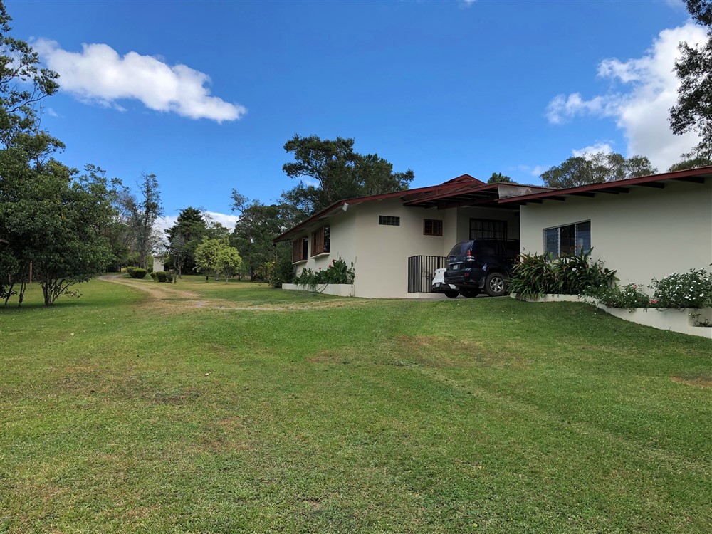 Furnished House for Rent on Large Property (7,400 square meters) in Alto Boquete, Panama