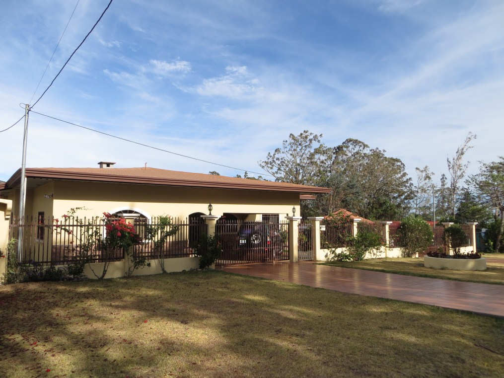 withdrawn House for Sale in Alto Dorado, Alto Boquete with Guest House - Furnished photo 2