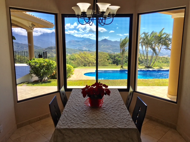 New Price! Grand View Estate House with Pool, for Sale Next to 18 Hole Championship Golf Course – ¡Nuevo Precio! Grandiosa Casa con Piscina, en Venta Junto al Campo de Golf de Campeonato de 18 Hoyos – Boquete photo 12