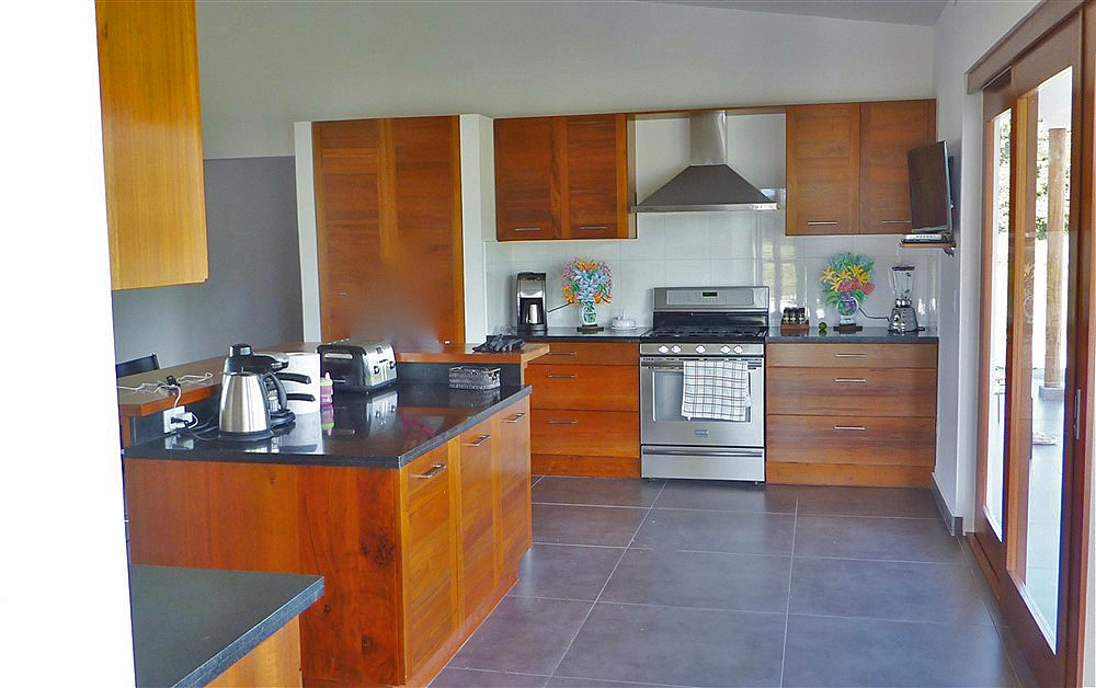 Casa Blanca Estate Property in Volcan, Panama Near Private Airstrip - Great Option for Jetsetters or Celebrities photo 7