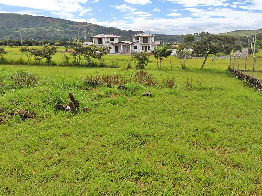 Two Unit Duplex Townhouses for Sale in El Olimpo, Boquete Panama – Price is For Both Units Combined – Dos Unidades Duplex Adosados en Venta en El Olimpo, Boquete Panamá photo 3