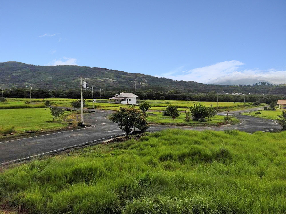 Two Unit Duplex Townhouses for Sale in El Olimpo, Boquete Panama – Price is For Both Units Combined – Dos Unidades Duplex Adosados en Venta en El Olimpo, Boquete Panamá photo 4