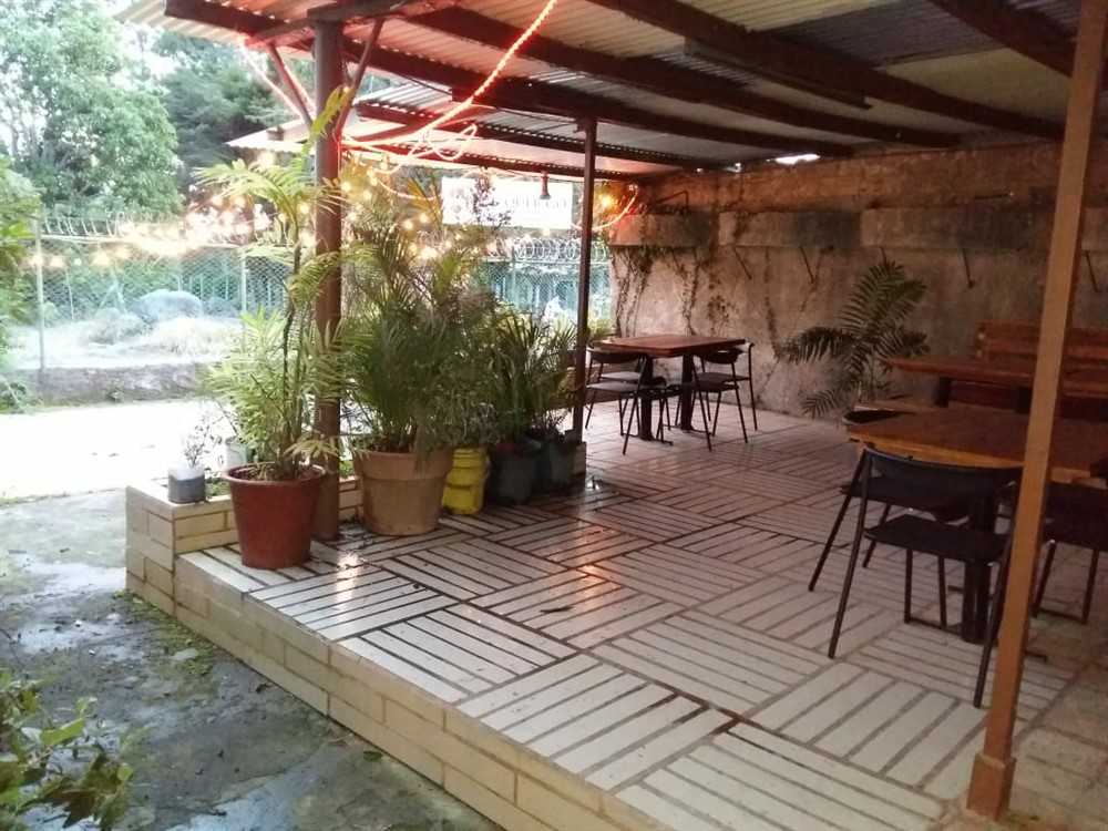 withdrawn – Building with an Operating Turnkey Restaurant & Upstairs Living Quarters in Volcan, Panama for Sale photo 4