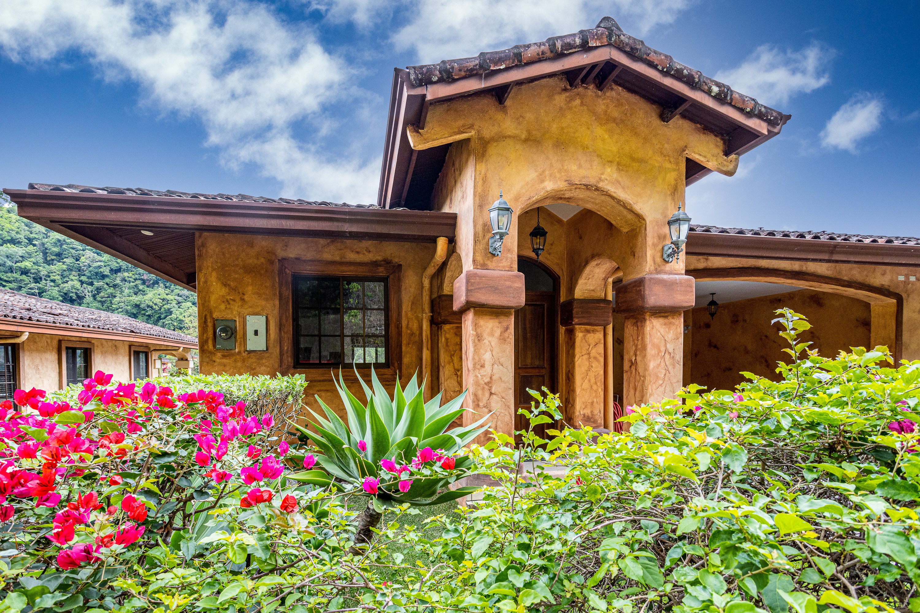 Sold by Casa Solution - Valle Escondido Spacious Golf Villa for Sale in Boquete, Panama photo 5