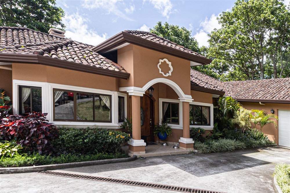 Sold - Magnificent Home with Breathtaking Views for Sale in Boquete, Panama - Asombrosa Casa Lujosa en Volcancito, Boquete photo 11