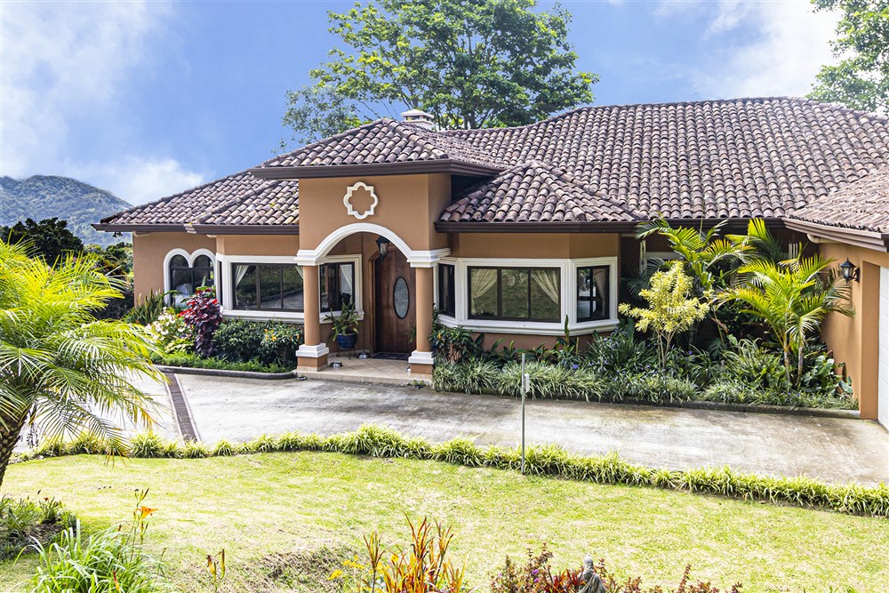 Sold - Magnificent Home with Breathtaking Views for Sale in Boquete, Panama - Asombrosa Casa Lujosa en Volcancito, Boquete photo 3