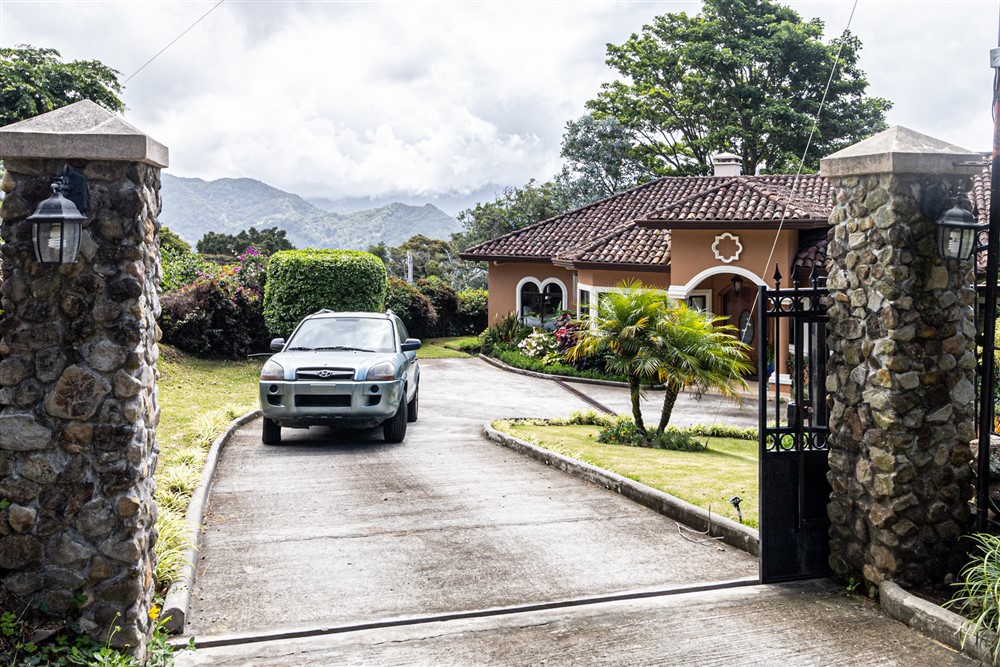 Sold - Magnificent Home with Breathtaking Views for Sale in Boquete, Panama - Asombrosa Casa Lujosa en Volcancito, Boquete photo 8