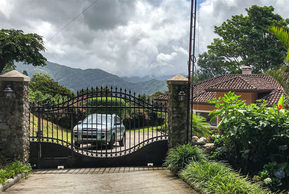 Sold - Magnificent Home with Breathtaking Views for Sale in Boquete, Panama - Asombrosa Casa Lujosa en Volcancito, Boquete photo 7