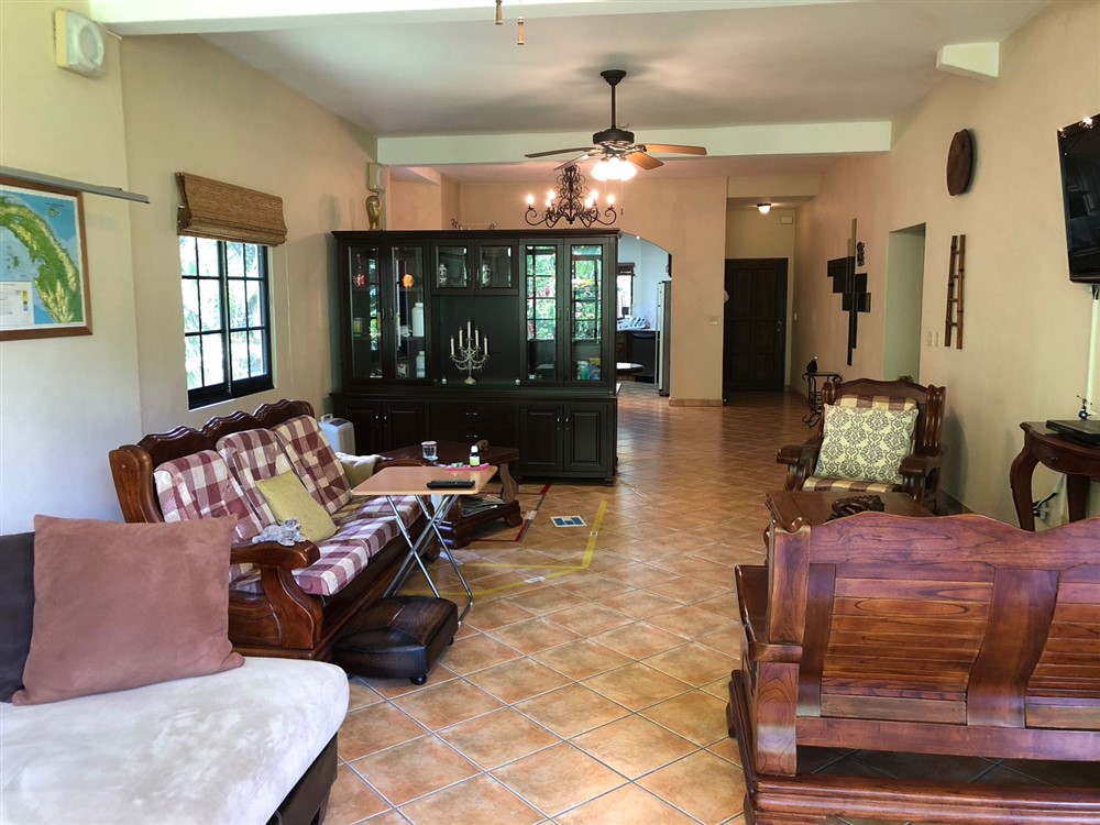 Large Riverfront Condominium for Sale in Valle Escondido, Boquete, Panama – Furnishings and Club Membership Included – Condominio Grande en Venta en Valle Escondido, Boquete, Panamá photo 3