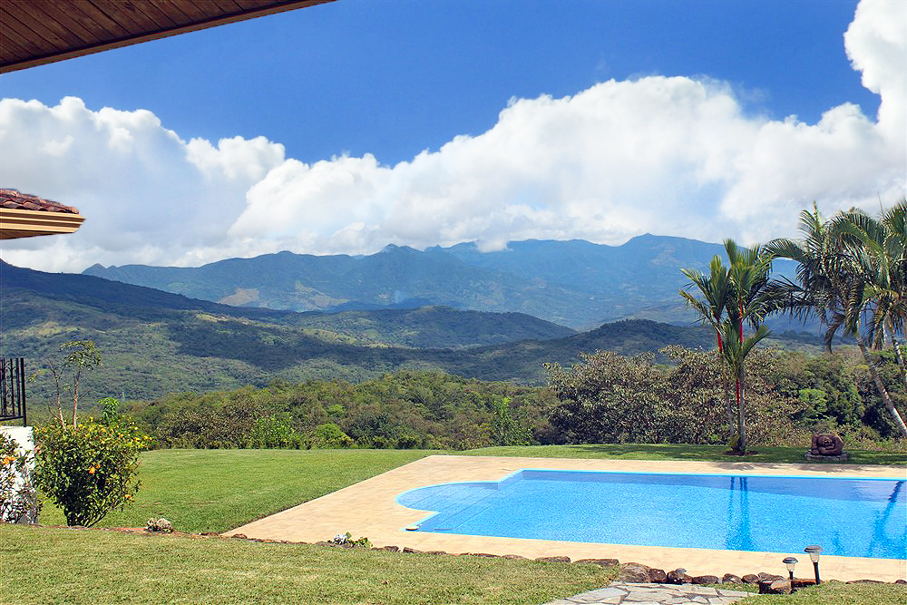 New Price! Grand View Estate House with Pool, for Sale Next to 18 Hole Championship Golf Course – ¡Nuevo Precio! Grandiosa Casa con Piscina, en Venta Junto al Campo de Golf de Campeonato de 18 Hoyos – Boquete photo 6