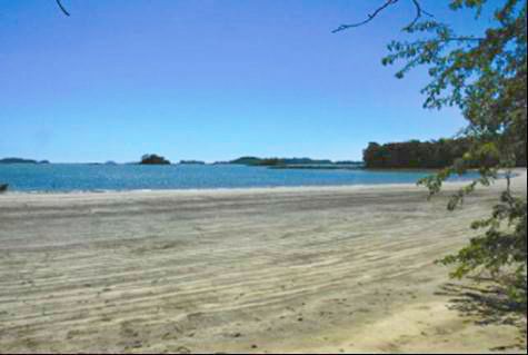 withdrawn Chiriqui Island Property with Beach on One Side & Boat Access – Titled
