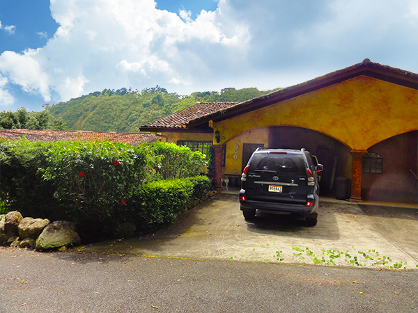 Sold by Casa Solution - Valle Escondido Four Bedroom Villa Deluxe for Sale in Boquete, Panama - A Great Home, Furnishings Included photo 6