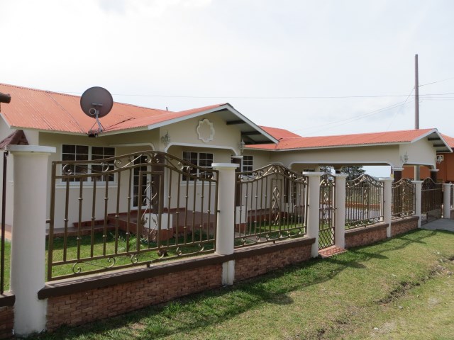 sold Nice house plus three rental units in Alto Boquete