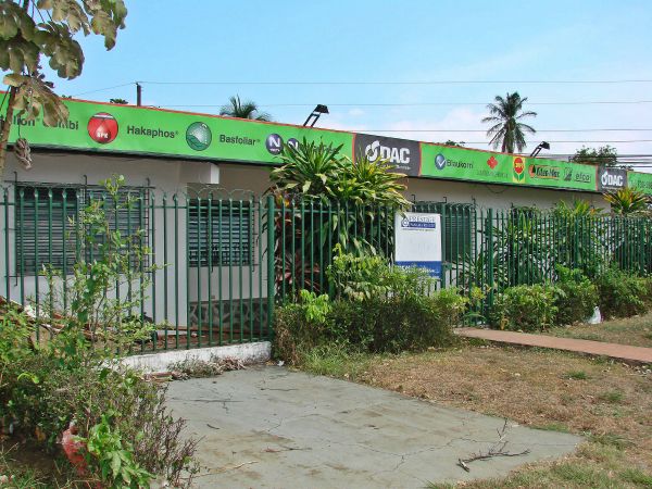 withdrawn Near Busy F Sur in David Panama one block from Pan American Highway photo 8
