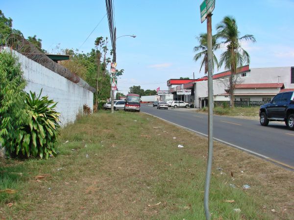 withdrawn Near Busy F Sur in David Panama one block from Pan American Highway photo 11