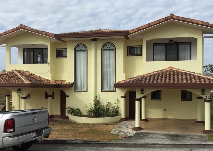 Another Property Sold by Casa Solution – Very High Quality Townhouse for Sale in Boquete Canyon Villlage – Townhouses ​​de Muy Alta Calidad para Venta en Boquete Canyon Village