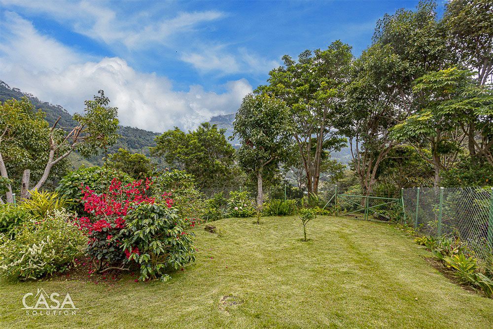 Beautiful House with Incredible View on 3.5 Acres of Productive Coffee Farm in El Salto, Boquete, Panama - Hermosa Casa con Vista Increíble en 3.5 acres y una Finca de Cafe en El Salto, Boquete, Panamá photo 2