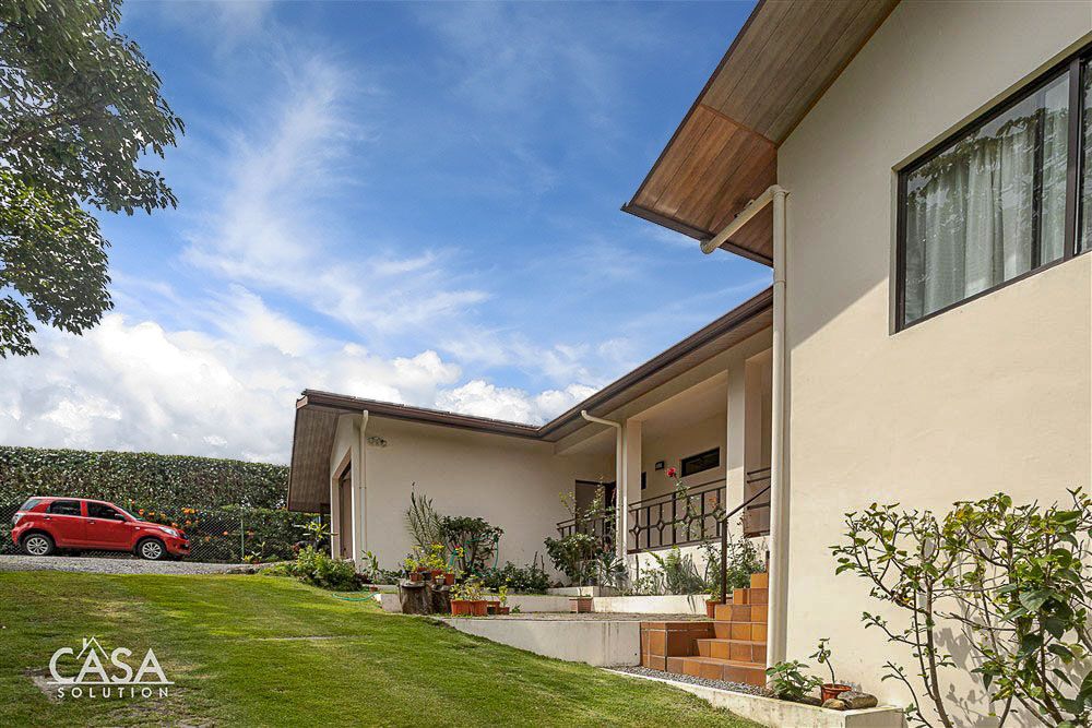 Beautiful House with Incredible View on 3.5 Acres of Productive Coffee Farm in El Salto, Boquete, Panama - Hermosa Casa con Vista Increíble en 3.5 acres y una Finca de Cafe en El Salto, Boquete, Panamá photo 8