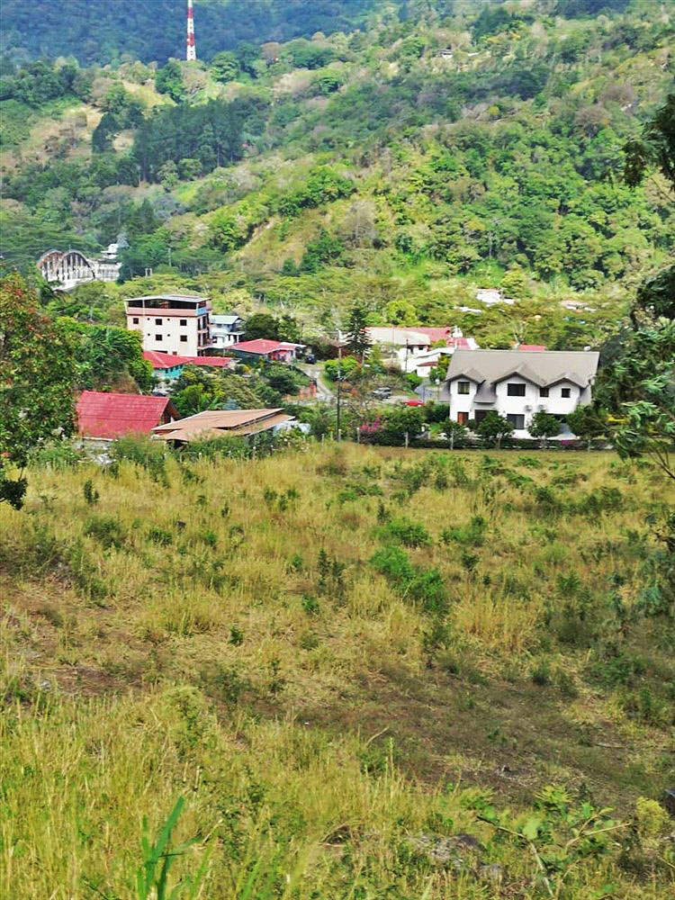 Sold by Owner! Downtown Boquete 4,300 Square Meters of Land  – Has Outstanding Views Too! - Centro de Boquete 4,300 Metros Cuadrados de Terreno - ¡También Tiene Vistas Excepcionales! photo 11